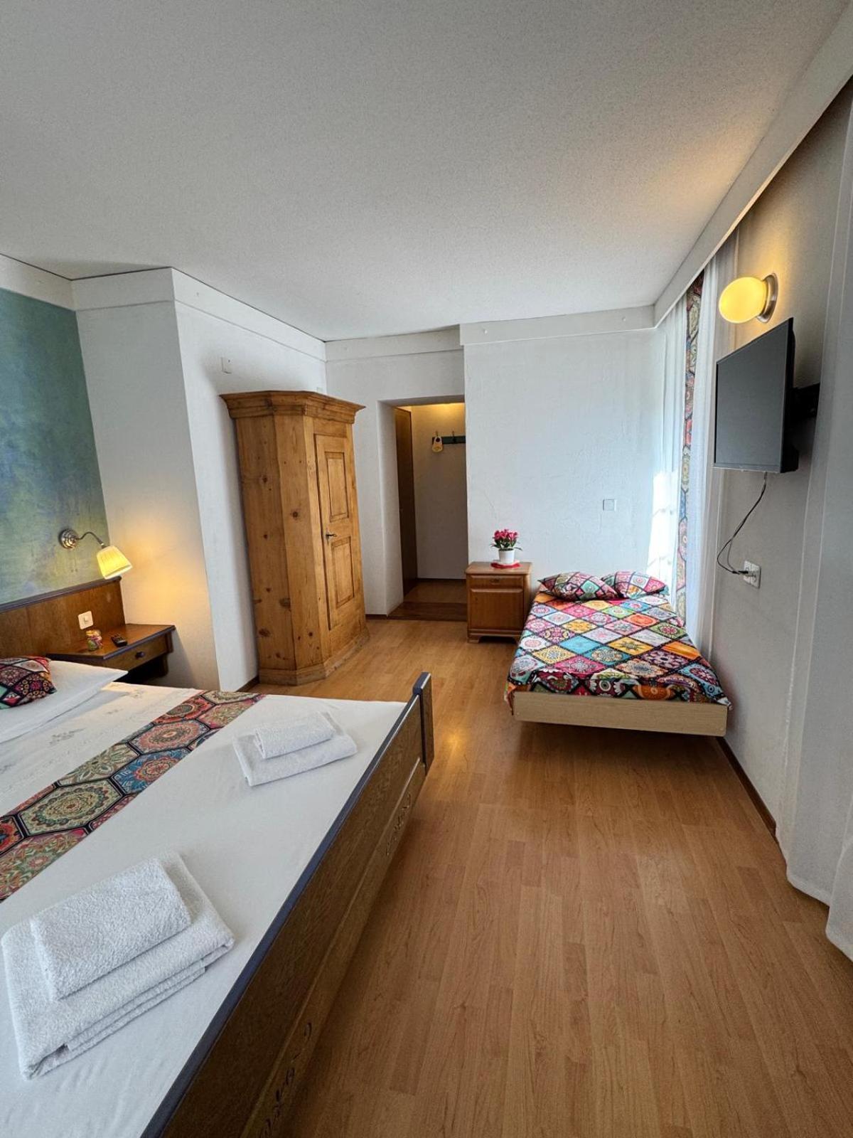 Hotel Post Cunter Biancardi Савоньїн Екстер'єр фото