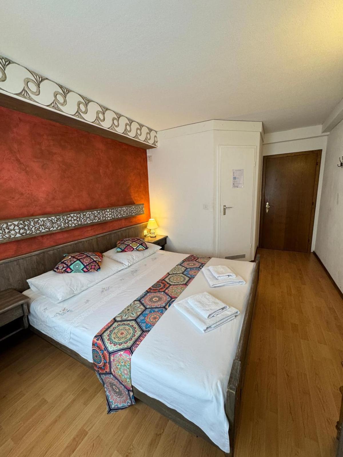 Hotel Post Cunter Biancardi Савоньїн Екстер'єр фото