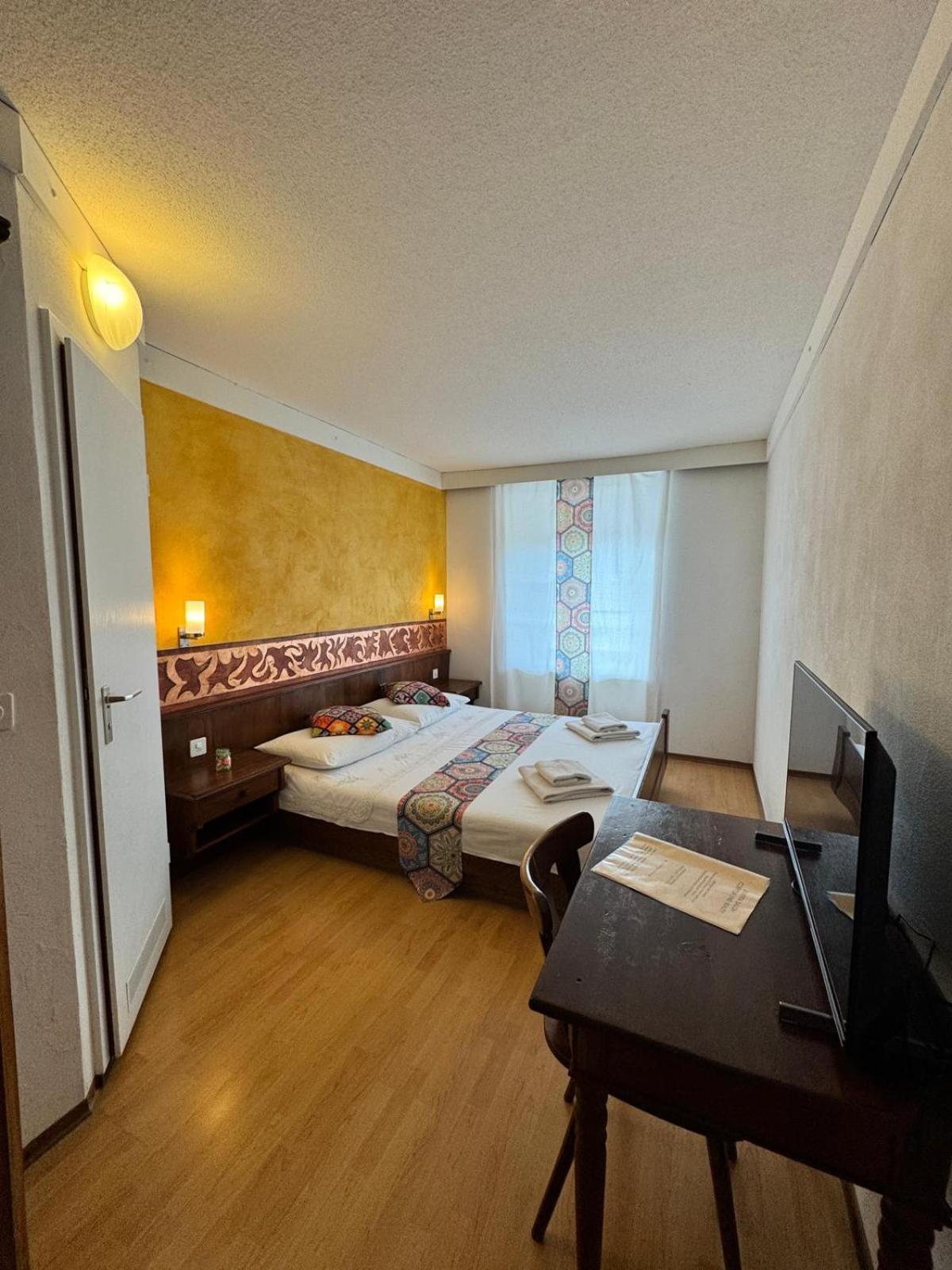 Hotel Post Cunter Biancardi Савоньїн Екстер'єр фото